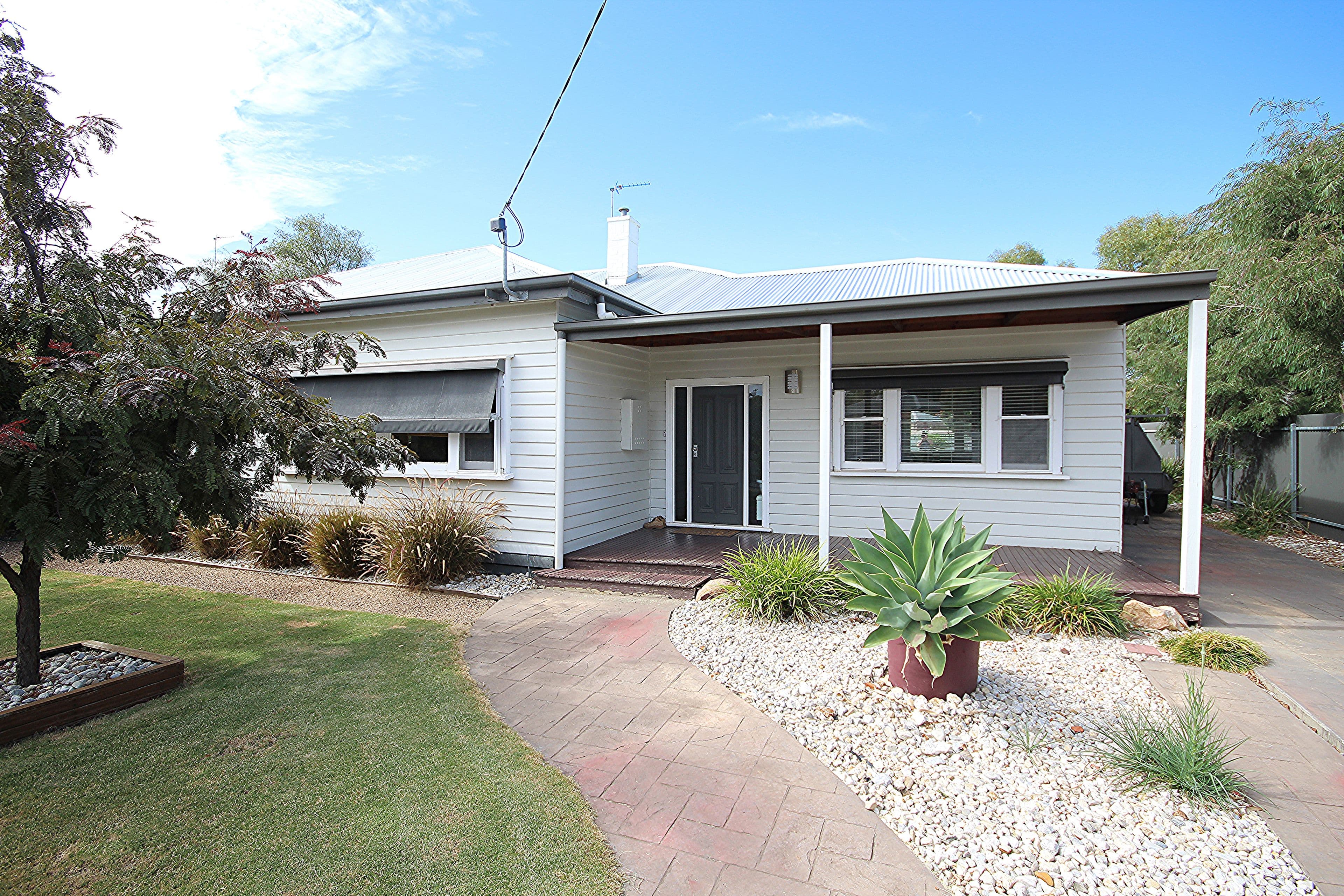 11 Sunnyside Avenue, Horsham VIC 3400, Horsham - Image 1