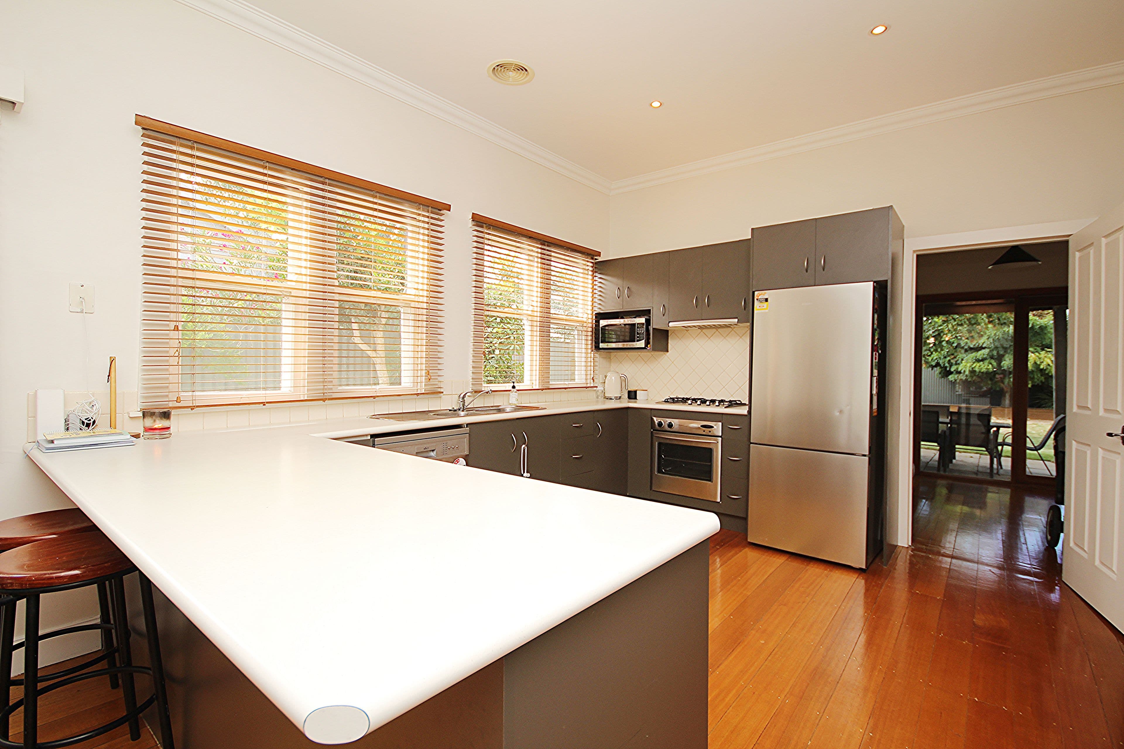 11 Sunnyside Avenue, Horsham VIC 3400, Horsham - Thumbnail 2