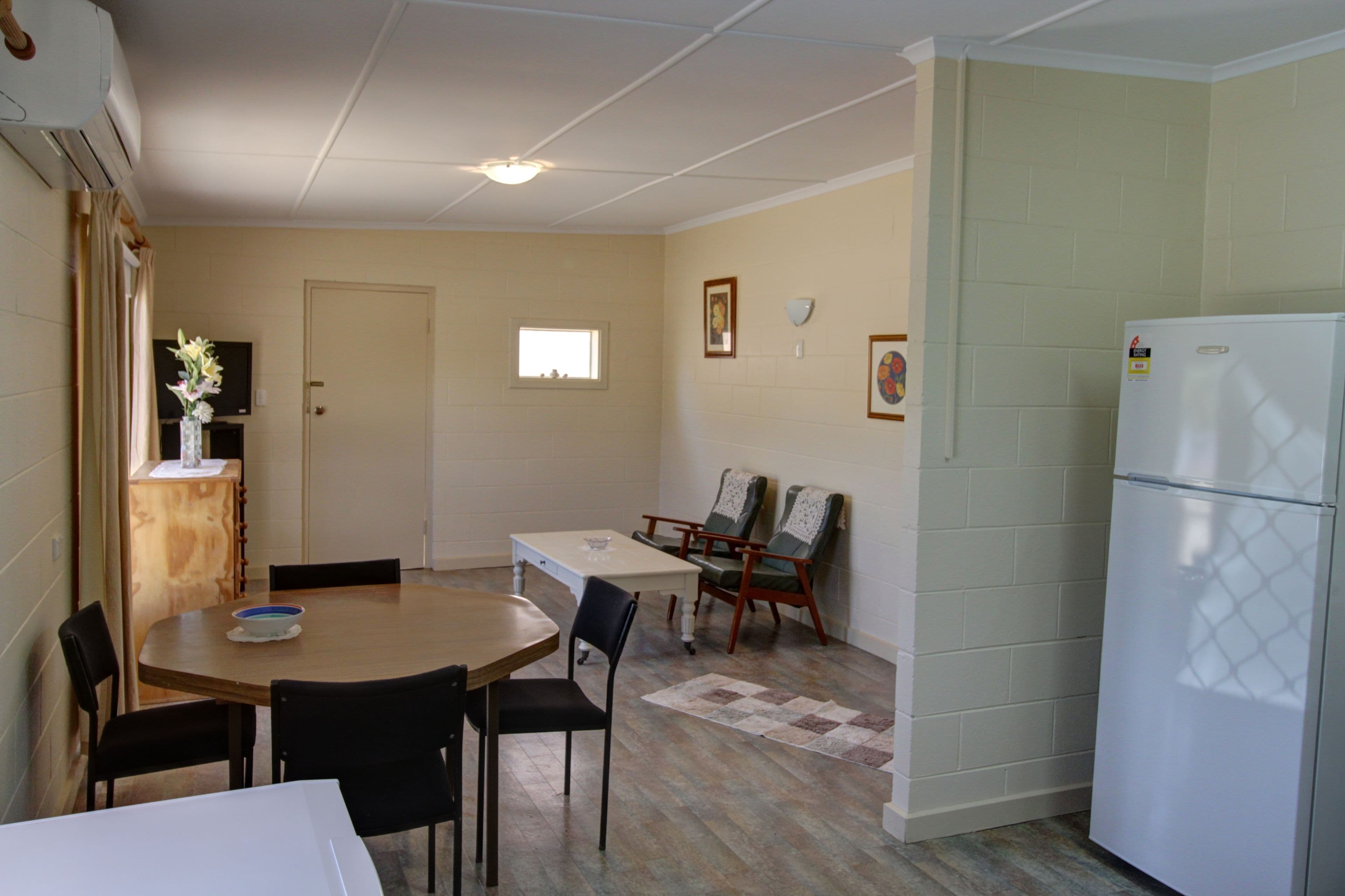 32 Queen Elizabeth Drive, Barmera SA 5345, Barmera - Thumbnail 3