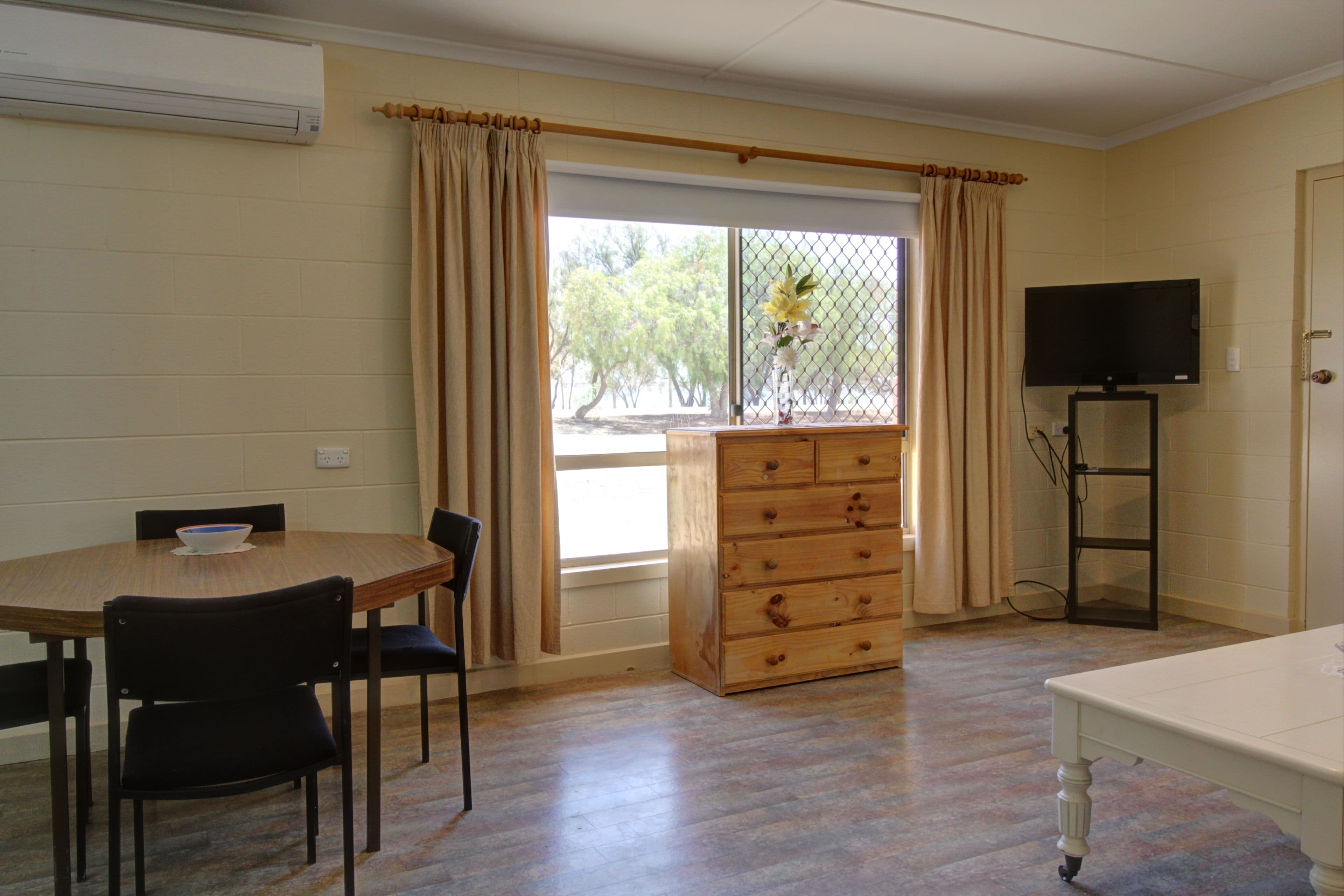 32 Queen Elizabeth Drive, Barmera SA 5345, Barmera - Thumbnail 5