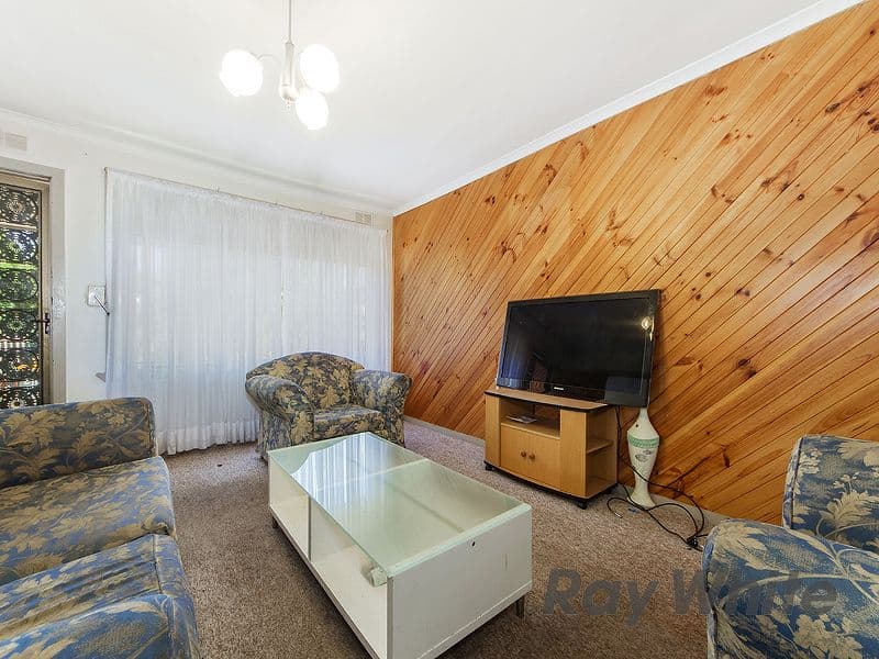 12 Station Avenue, St Albans VIC 3021, St Albans - Thumbnail 2
