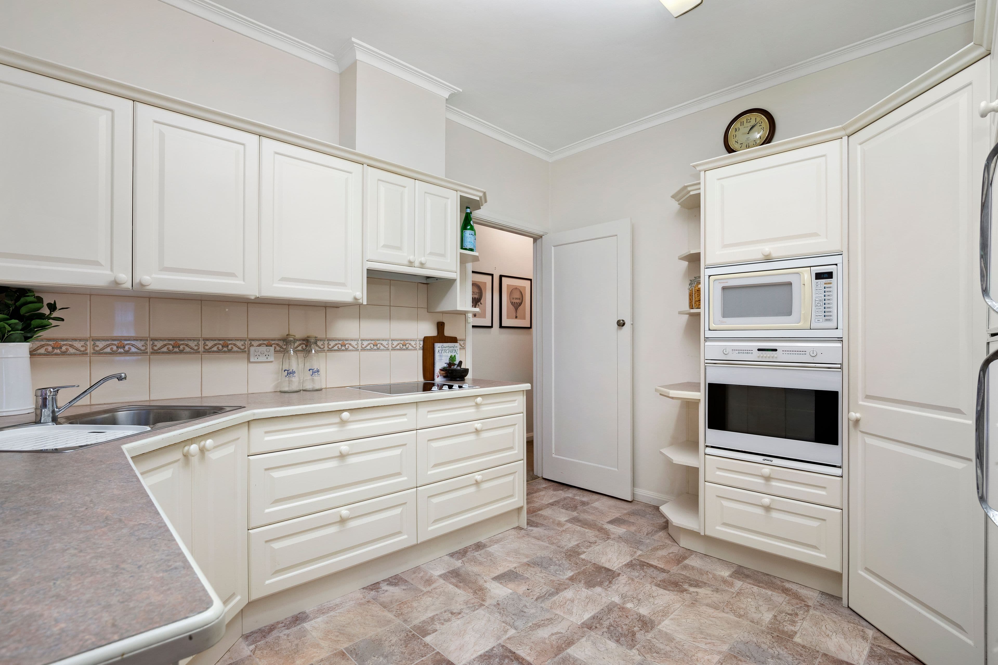 147 Weatherall Road, Cheltenham VIC 3192, Cheltenham - Thumbnail 3