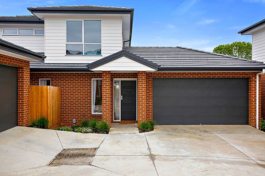 11 Glen View Road, Mount Evelyn VIC 3796, Mount Evelyn - Image 1