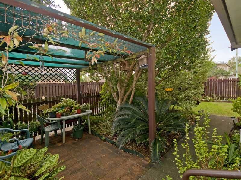 10 Leyte Avenue, PALM BEACH QLD 4221, Palm Beach - Thumbnail 2