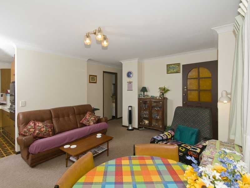 10 Leyte Avenue, PALM BEACH QLD 4221, Palm Beach - Thumbnail 5