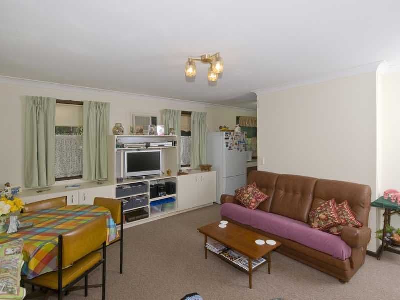 10 Leyte Avenue, PALM BEACH QLD 4221, Palm Beach - Thumbnail 8