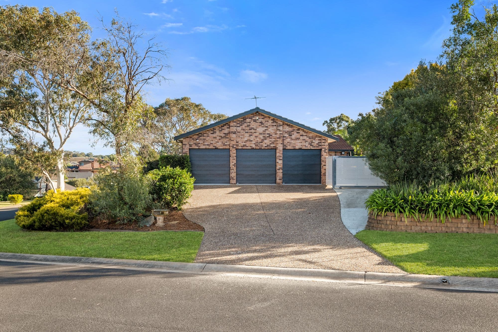 10 Figtree Crescent, Glen Alpine NSW 2560, Glen Alpine - Thumbnail 2