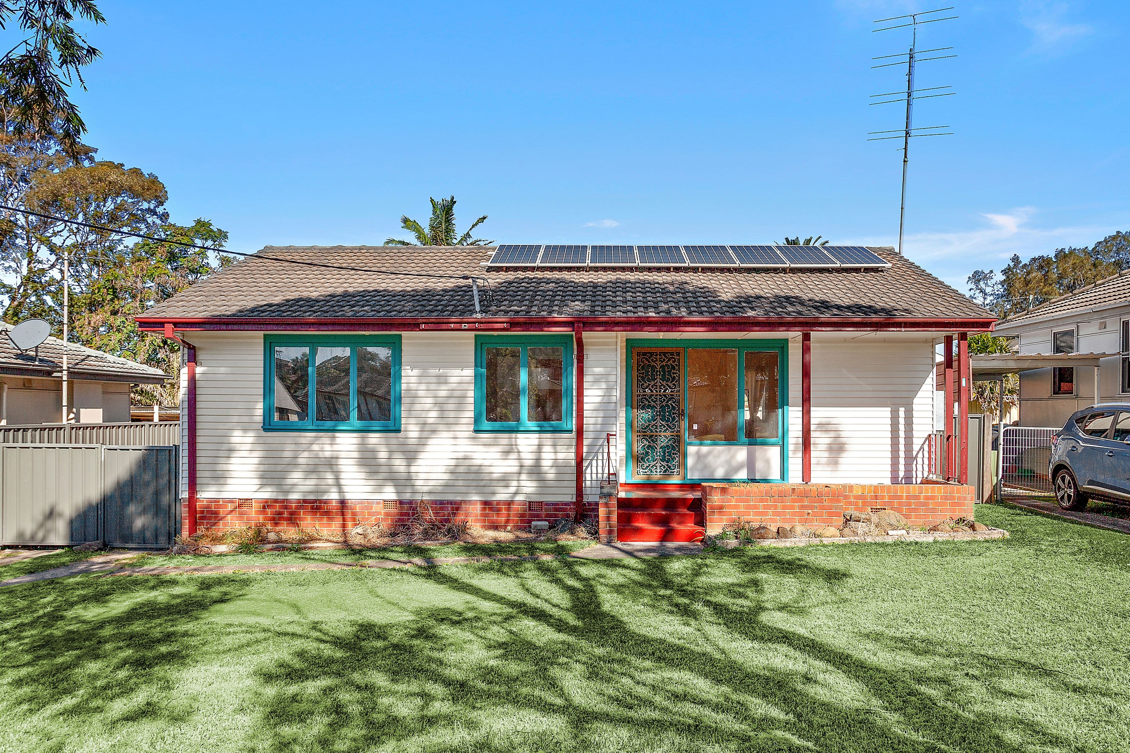 15 Morgan Avenue, Mount Warrigal - Image 1