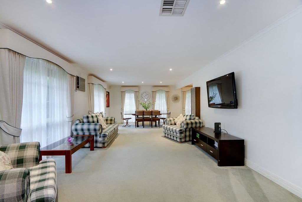 28 Churchill Drive, MOOROOLBARK VIC 3138, Mooroolbark - Thumbnail 2