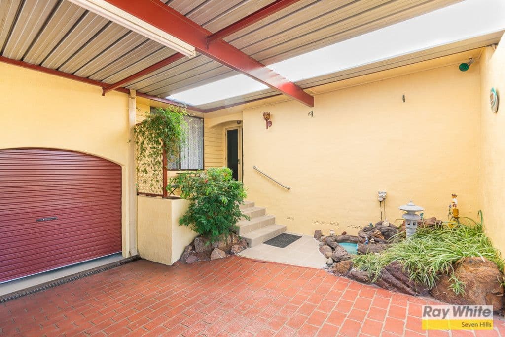 52 Zambesi Road, Seven Hills - Thumbnail 2