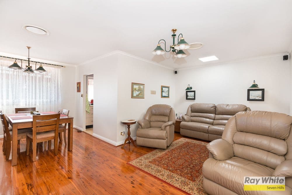 52 Zambesi Road, Seven Hills - Thumbnail 3