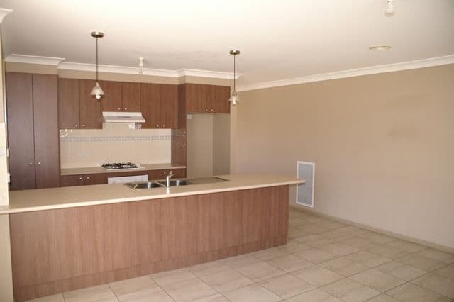 5  Maroney Close, ORANGE NSW 2800, Orange - Thumbnail 2