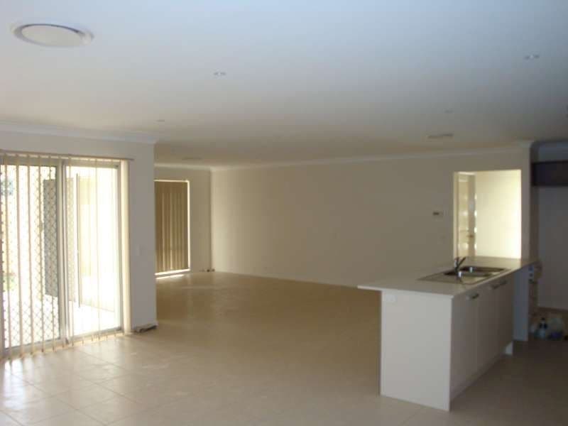 11 Diane Parade, Kallangur QLD 4503, Kallangur - Thumbnail 5