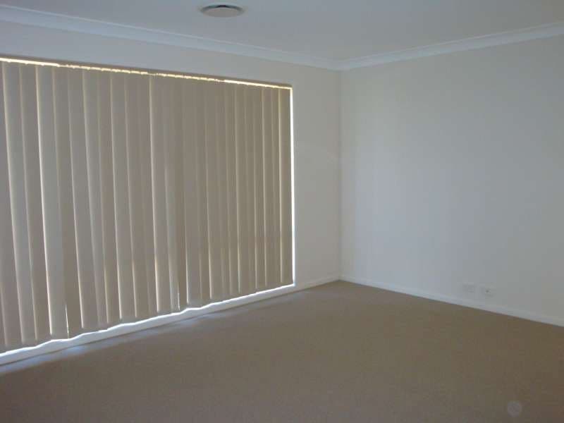 11 Diane Parade, Kallangur QLD 4503, Kallangur - Thumbnail 7