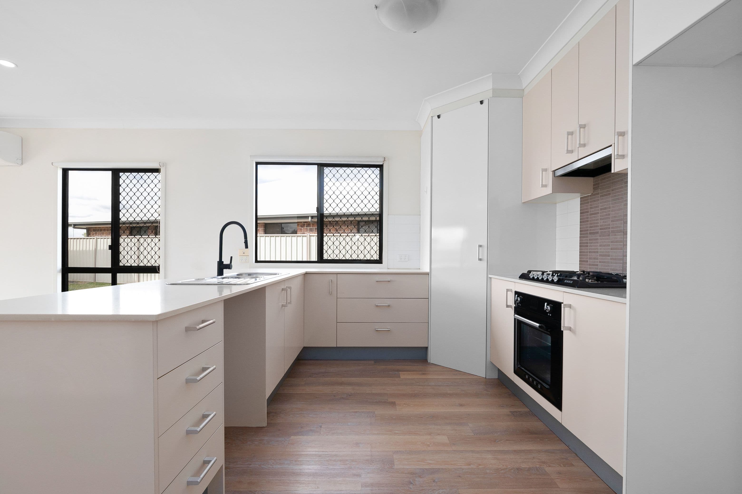 2 Siobhan Court, Emerald QLD 4720, Emerald - Thumbnail 4