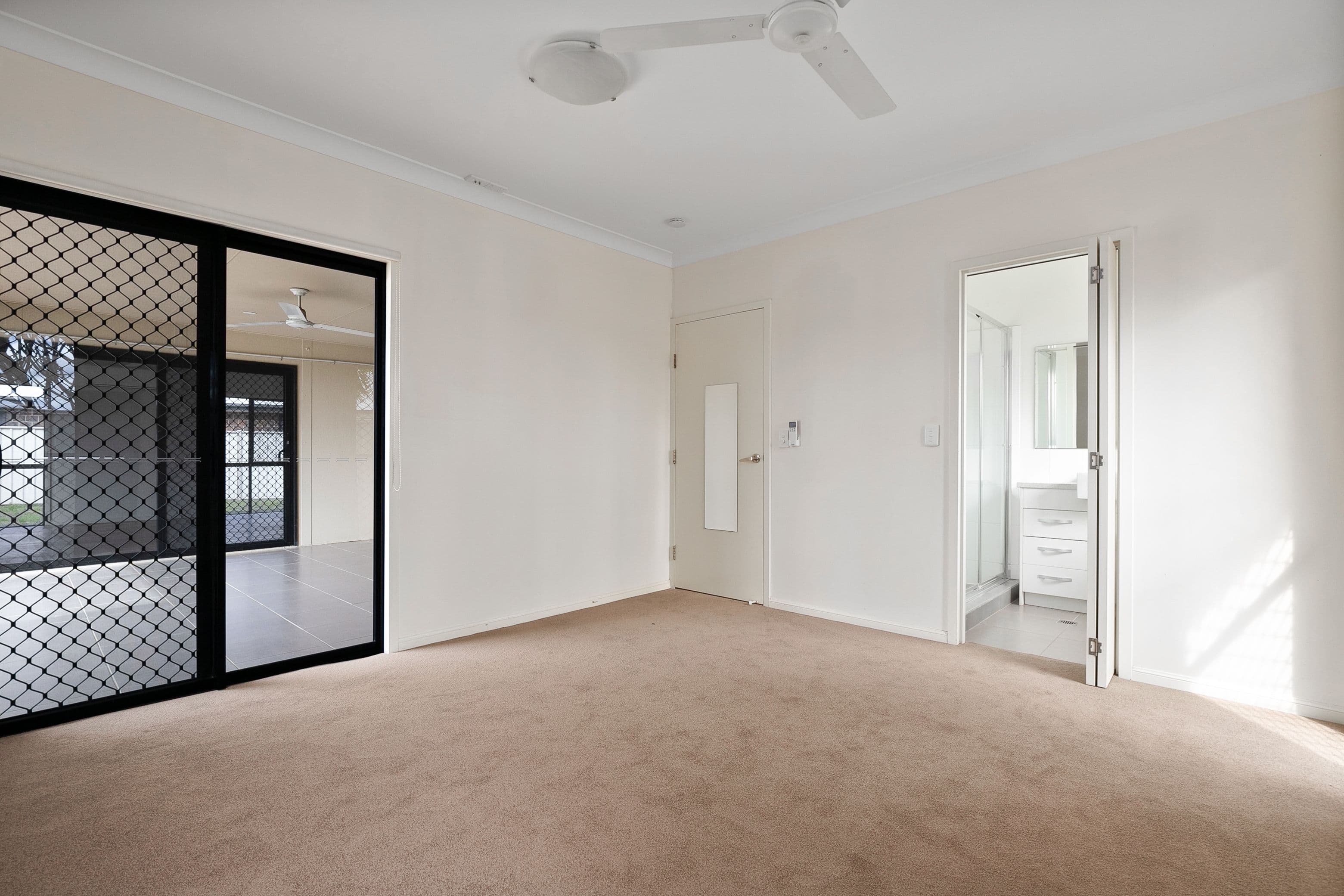 2 Siobhan Court, Emerald QLD 4720, Emerald - Thumbnail 7