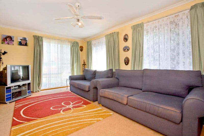 6 Orbit Drive, WHITTINGTON VIC 3219, Whittington - Thumbnail 3