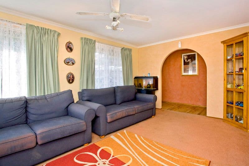 6 Orbit Drive, WHITTINGTON VIC 3219, Whittington - Thumbnail 6