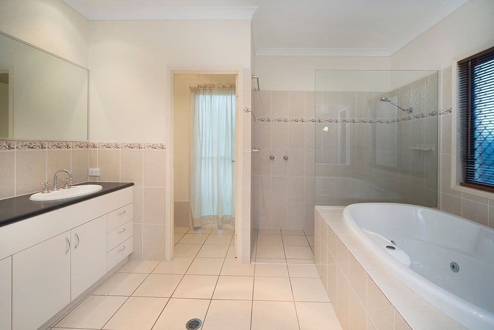 21 Freestone Drive, UPPER COOMERA QLD 4209, Upper Coomera - Thumbnail 5