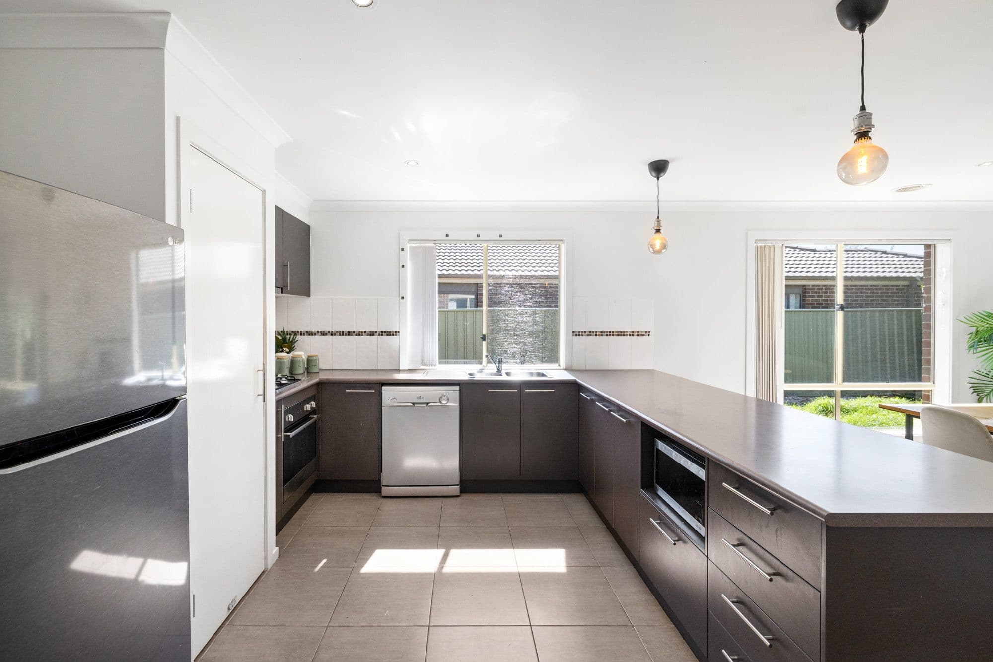 15 Garvan Street, Wyndham Vale VIC 3024, Wyndham Vale - Thumbnail 3