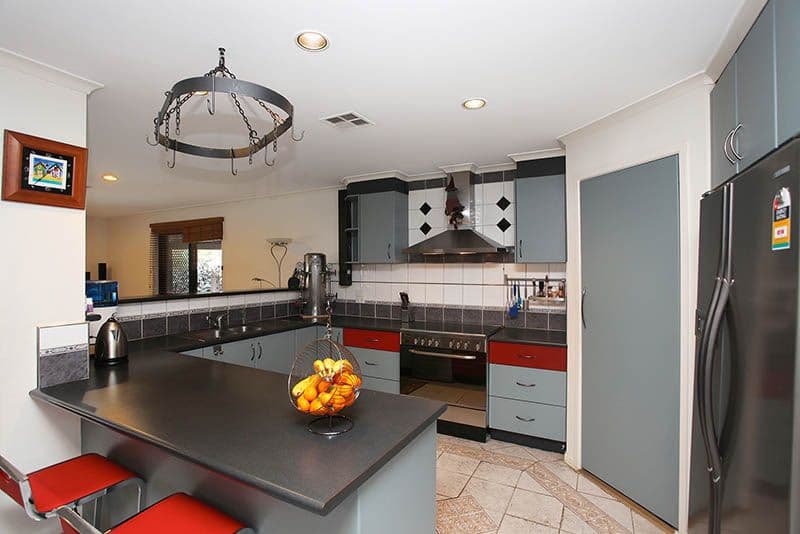 8 Royston Close, MILL PARK VIC 3082, Mill Park - Thumbnail 3
