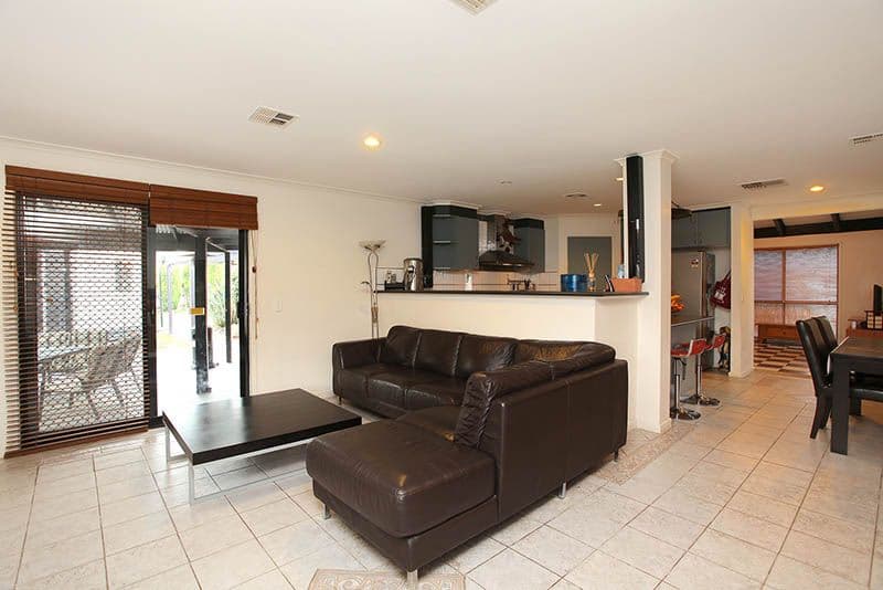 8 Royston Close, MILL PARK VIC 3082, Mill Park - Thumbnail 4