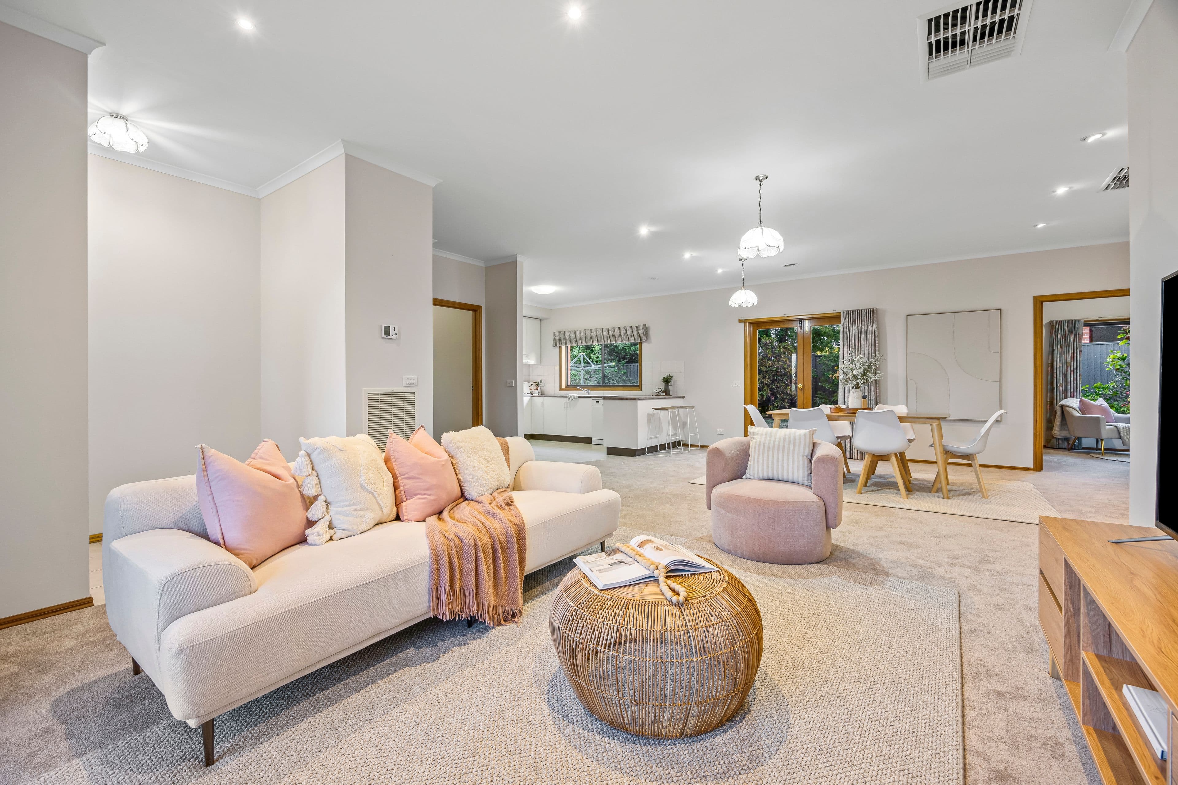1021 Gregory Street, Lake Wendouree VIC 3350, Lake Wendouree - Thumbnail 5