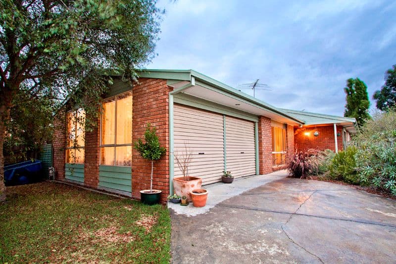 13 Rosemont Crescent, BELL POST HILL VIC 3215, Bell Post Hill - Thumbnail 2