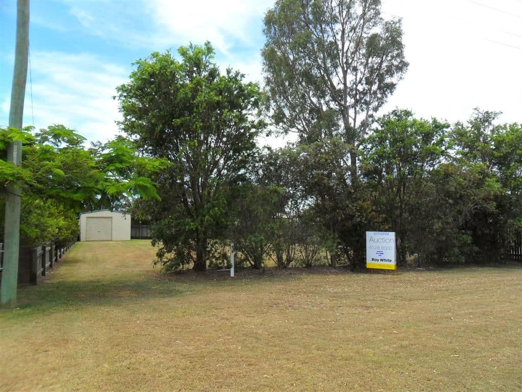 12 Helsham Street, POINT VERNON QLD 4655, Point Vernon - Thumbnail 2