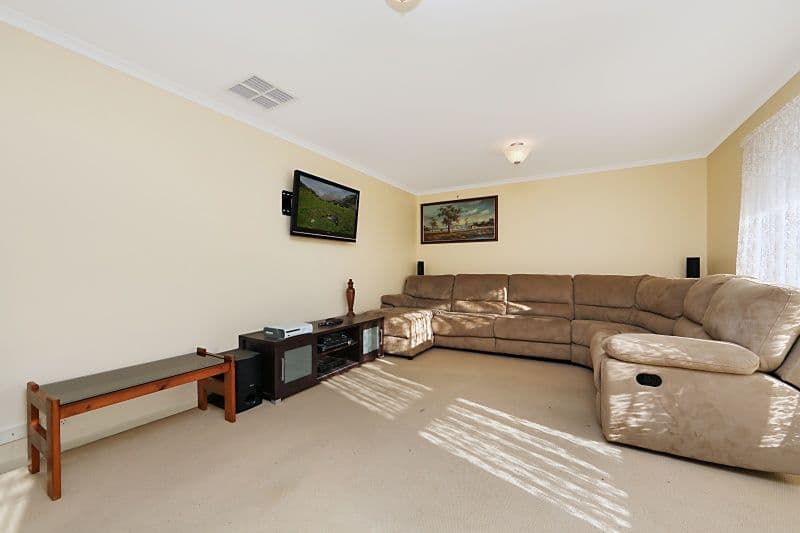 22 Fergusson Bowl, CRAIGMORE SA 5114, Craigmore - Thumbnail 4