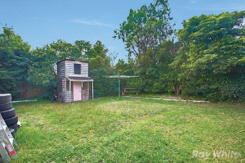 3 Bunker Crescent, Glen Waverley VIC 3150, Glen Waverley - Thumbnail 3