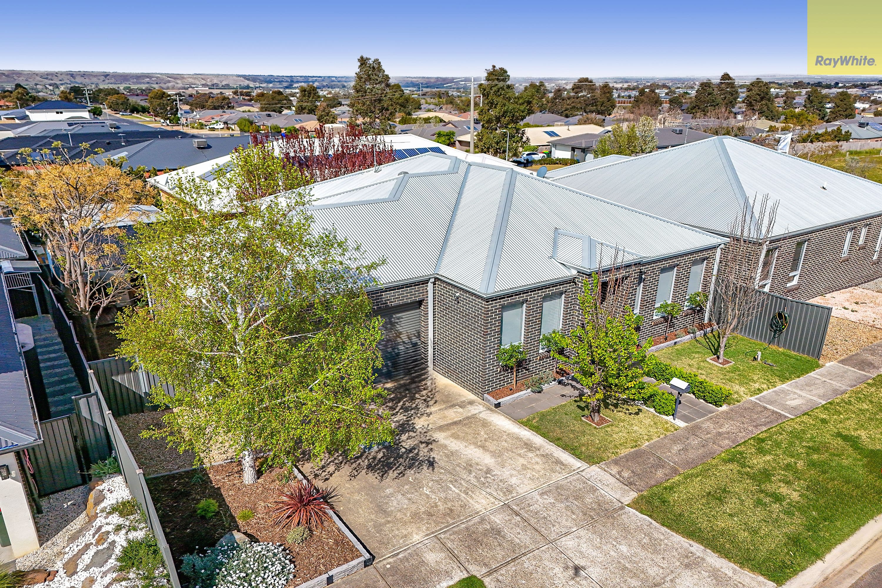 2 Ross Street, Darley VIC 3340, Darley - Thumbnail 3