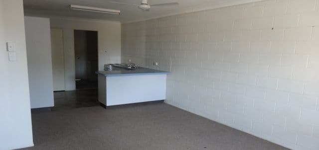 8 San Vito Crescent, RASMUSSEN QLD 4815, Rasmussen - Thumbnail 3