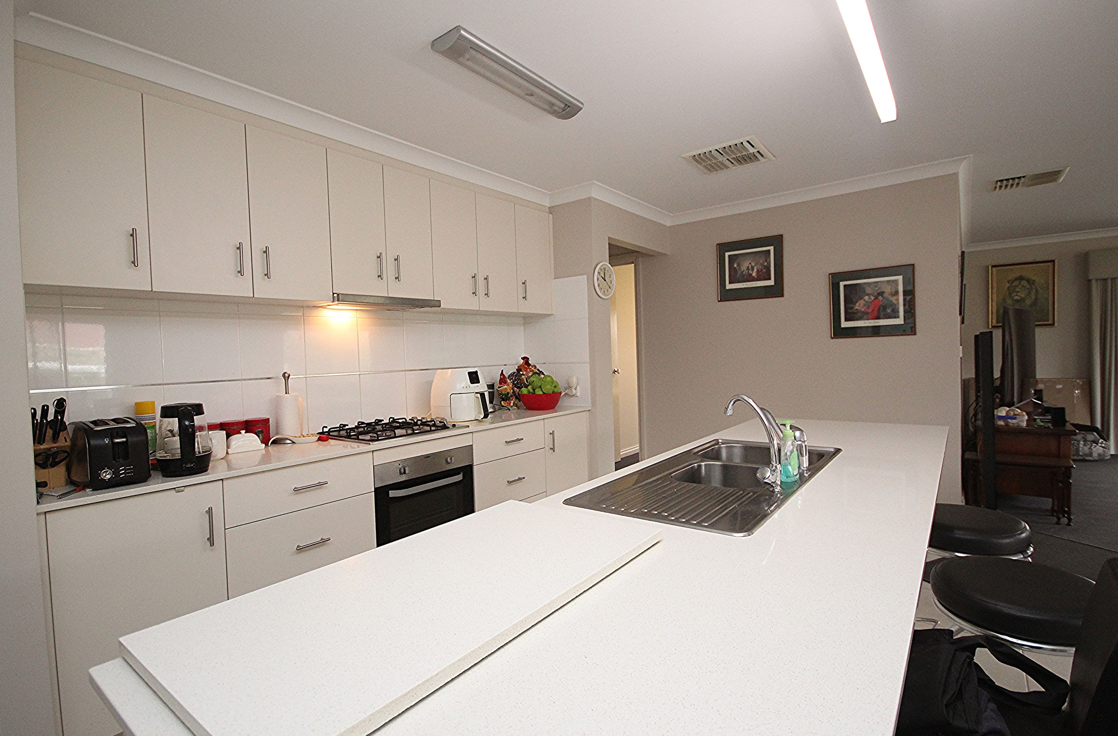 72 McTavish Boulevard, Horsham VIC 3400, Horsham - Thumbnail 2