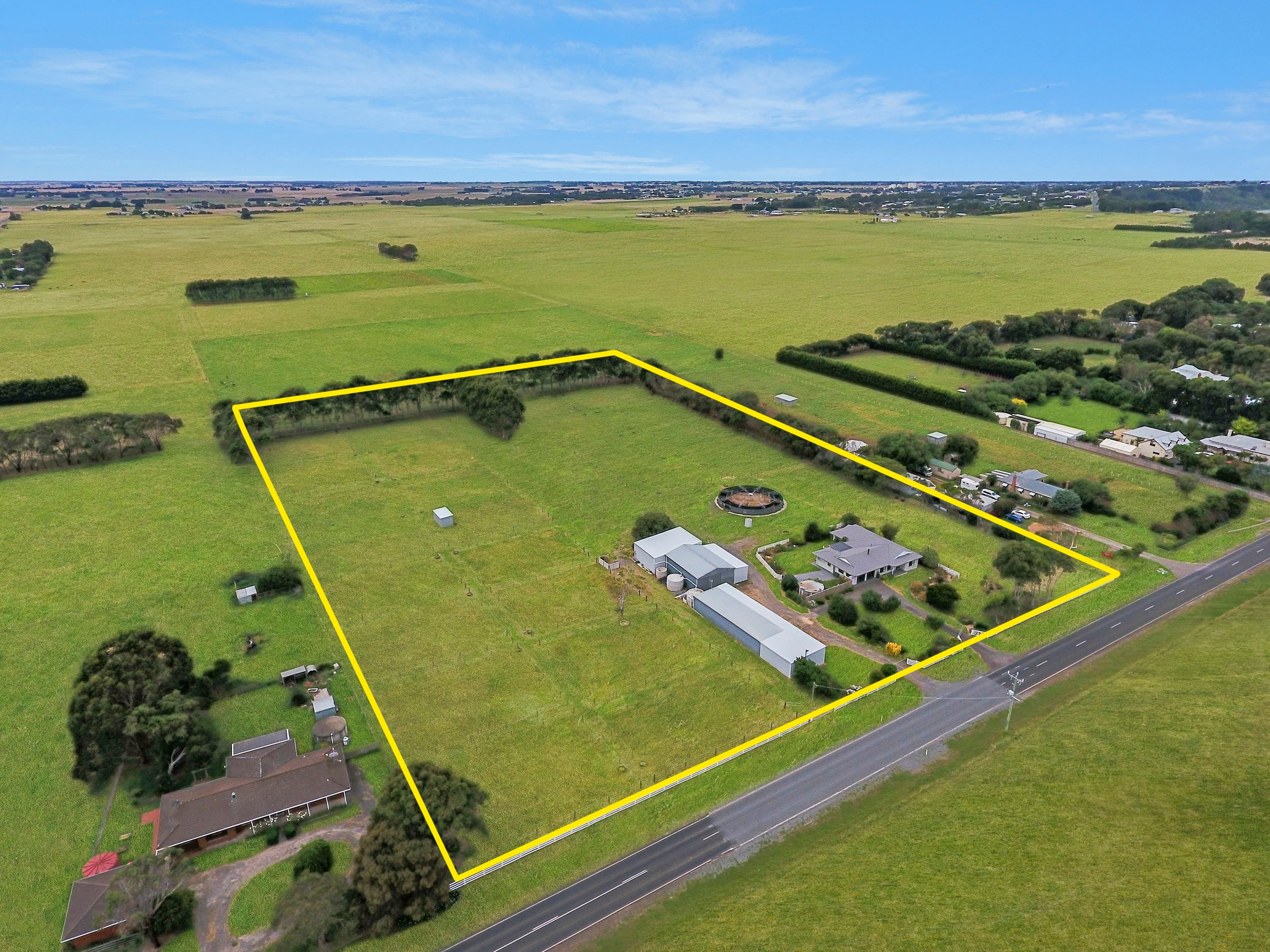 315 Koroit-Port Fairy Road, Crossley VIC 3283, Crossley - Thumbnail 2