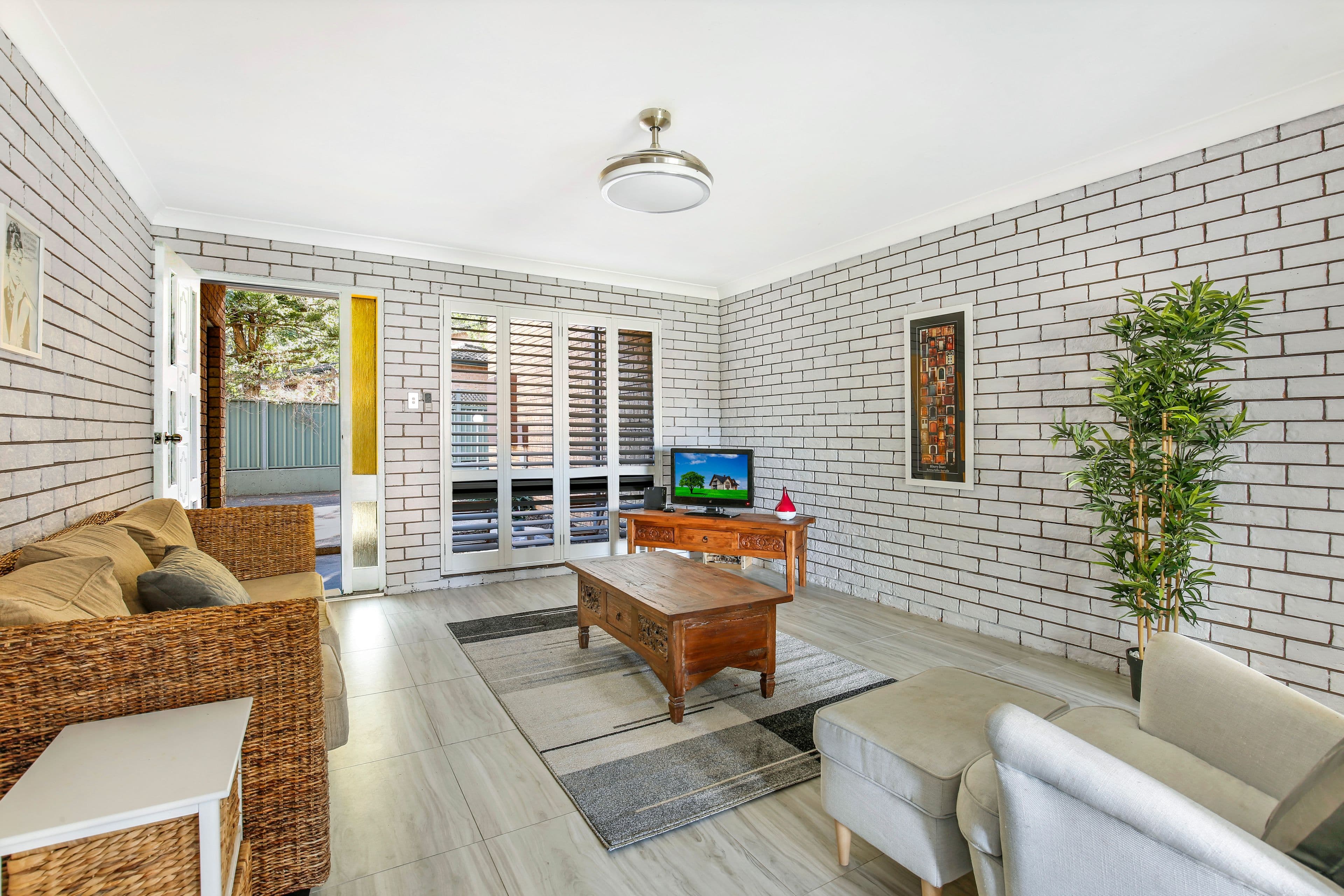 22 The Avenue, Corrimal NSW 2518, Corrimal - Image 1