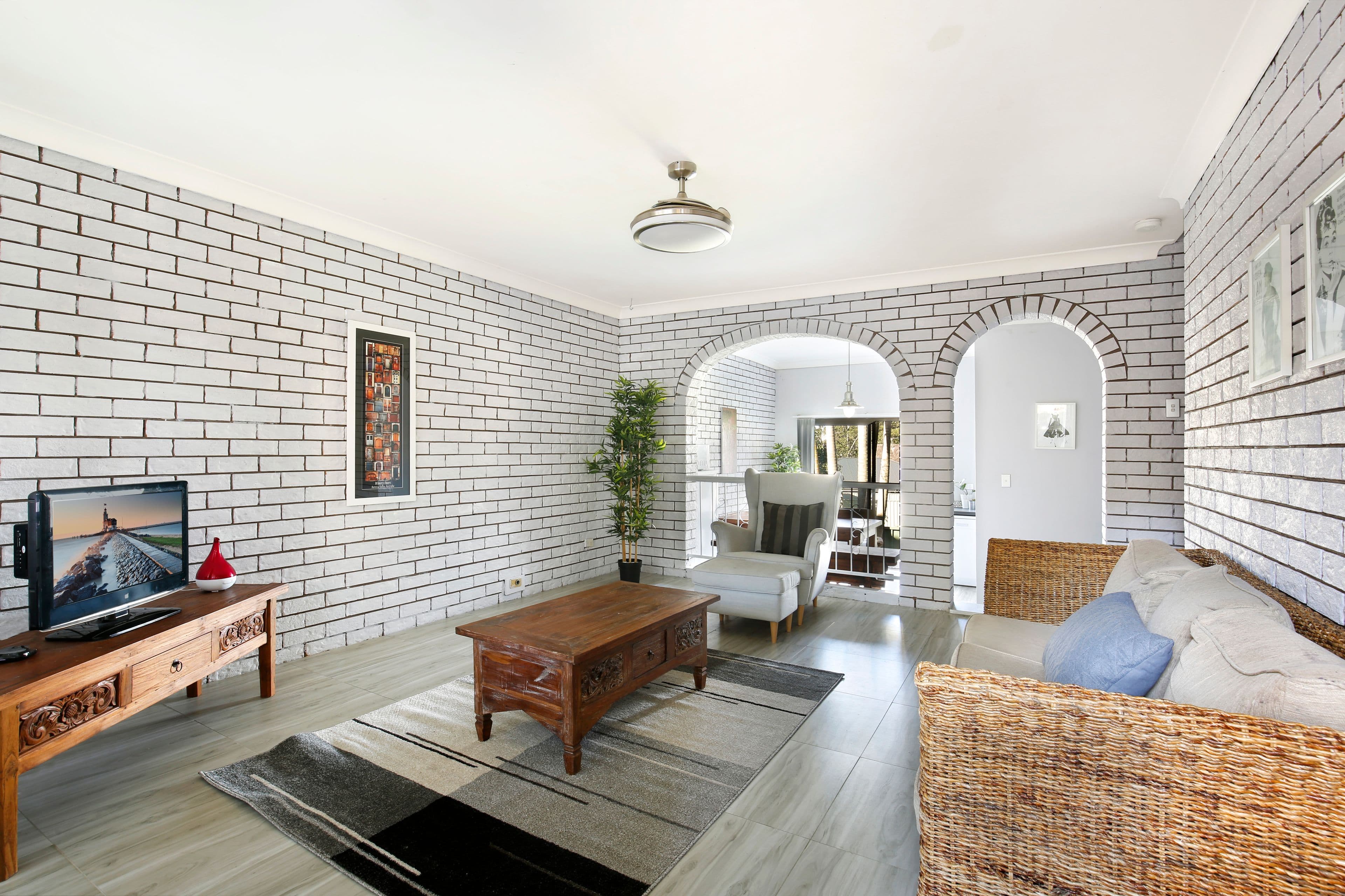 22 The Avenue, Corrimal NSW 2518, Corrimal - Thumbnail 2