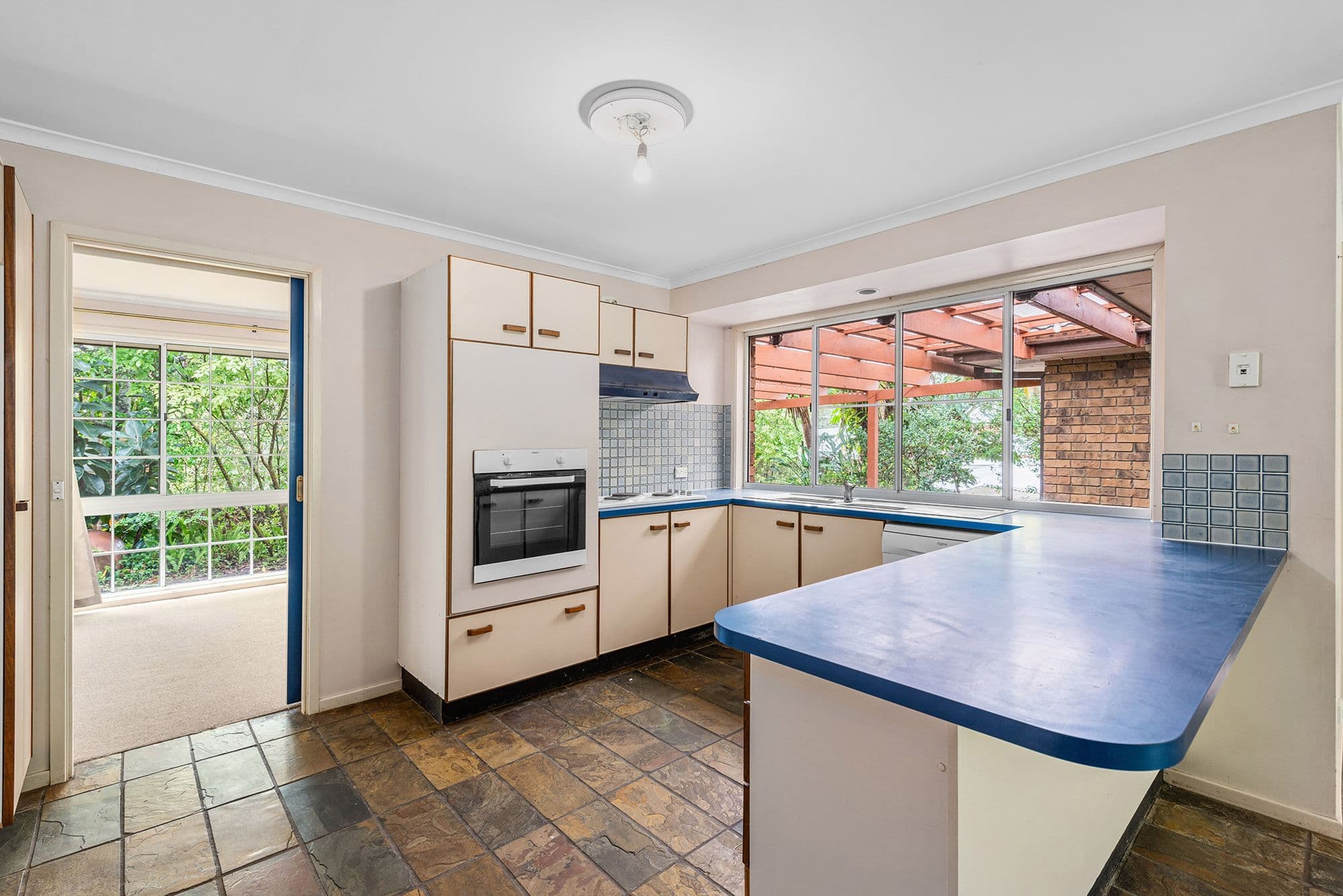 6 Bonhill Court, Indooroopilly QLD 4068, Indooroopilly - Thumbnail 5