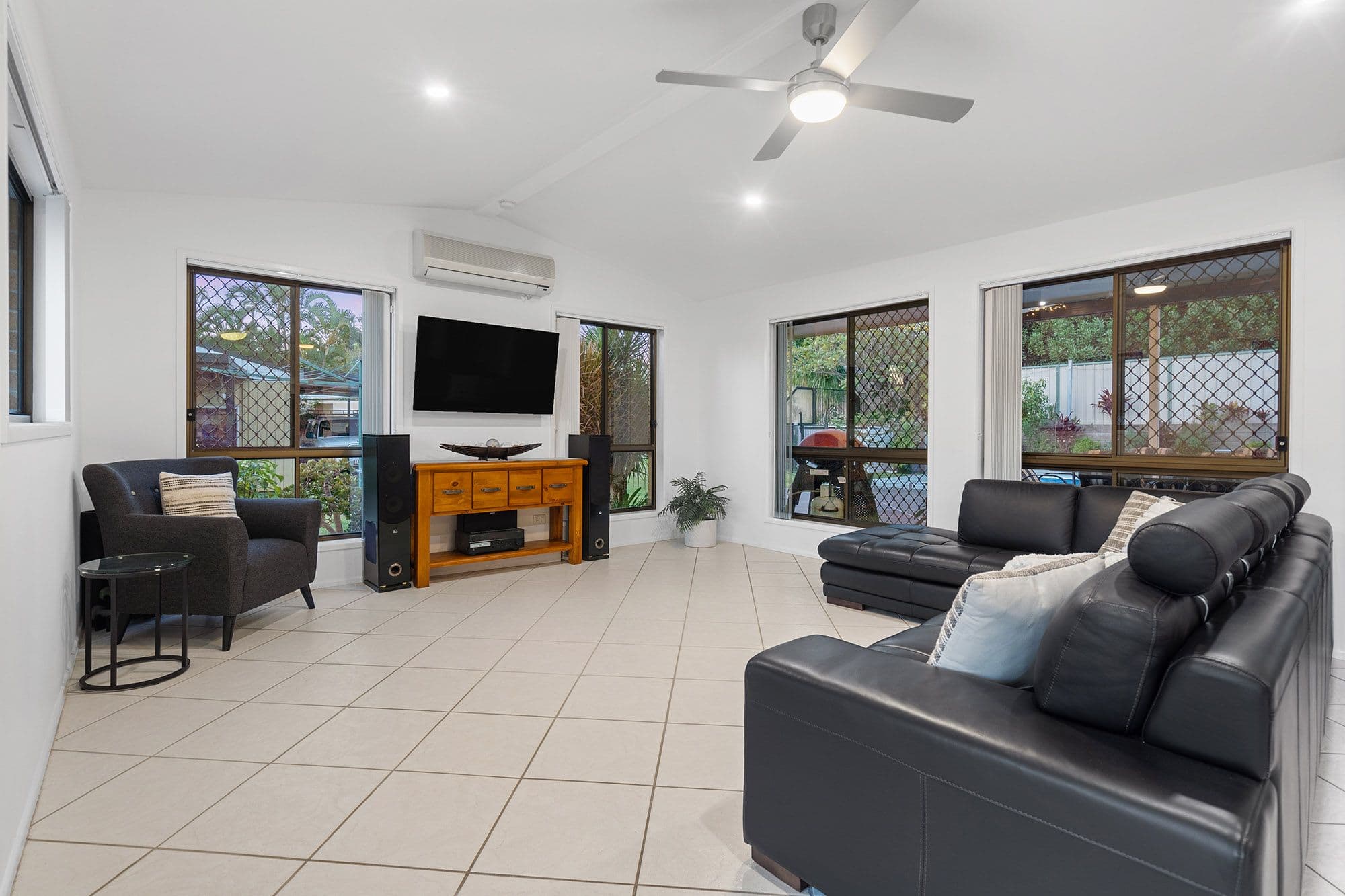 15a Hillside Drive, Daisy Hill QLD 4127, Daisy Hill - Thumbnail 2