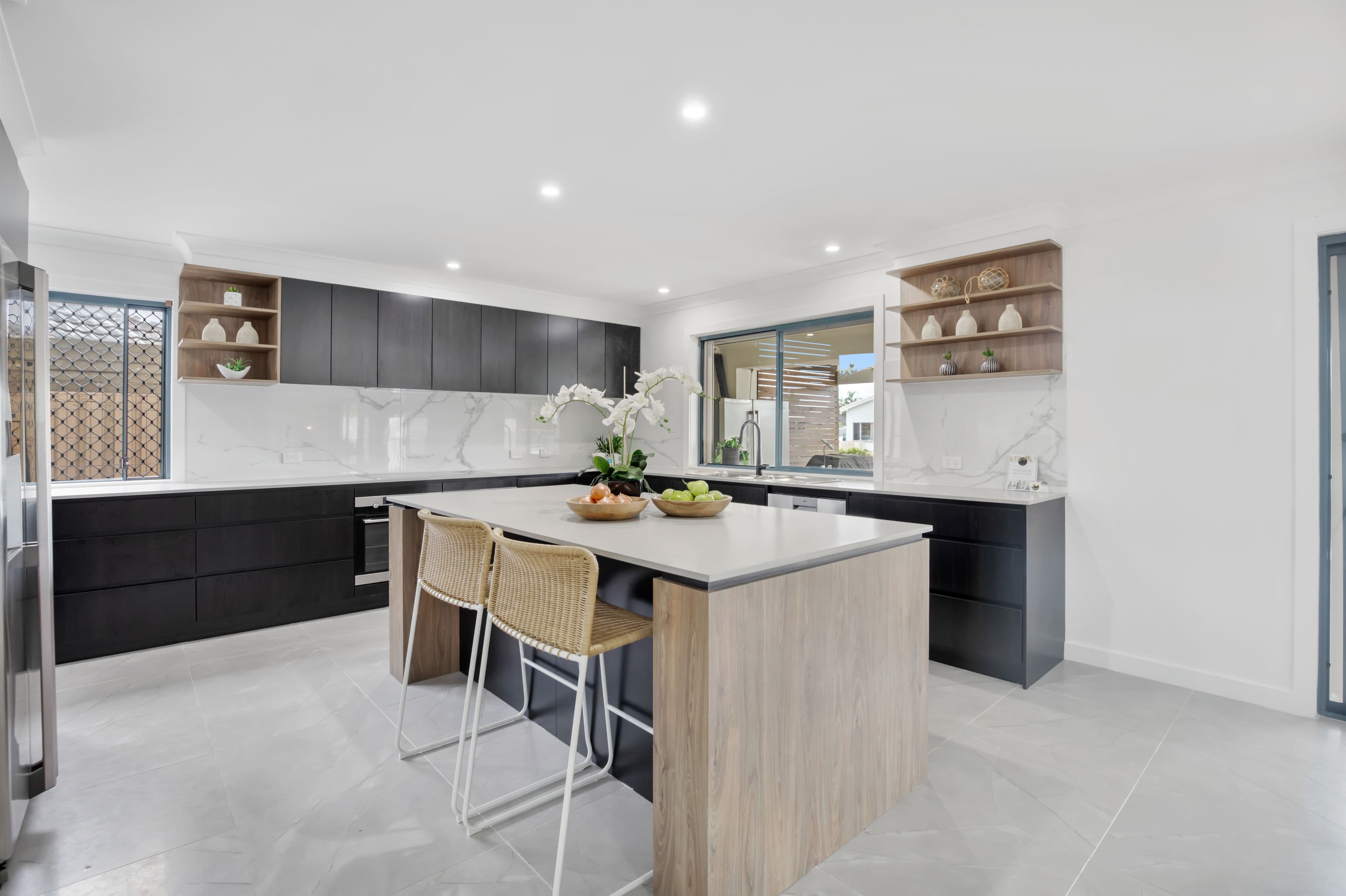 12 Welby Street, Broadbeach Waters QLD 4218, Broadbeach Waters - Thumbnail 3