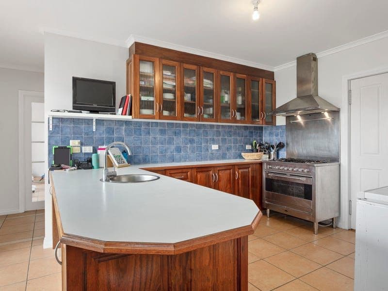 27 Miller Street, Colac VIC 3250, Colac - Thumbnail 2