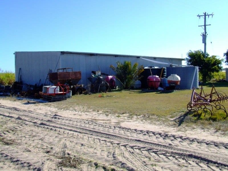 302 Lindemans Road, MOORE PARK BEACH QLD 4670, Moore Park Beach - Thumbnail 3