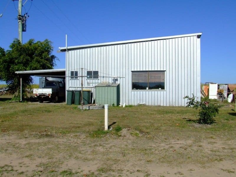302 Lindemans Road, MOORE PARK BEACH QLD 4670, Moore Park Beach - Thumbnail 4