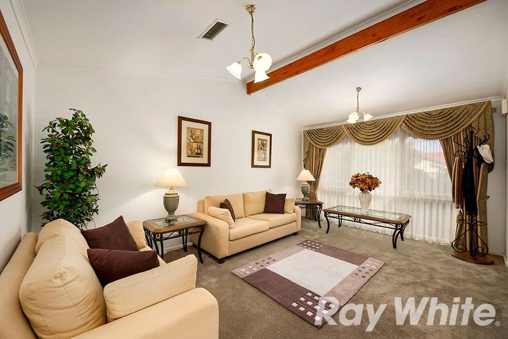 5 Lauren Close, Dingley Village VIC 3172, Dingley Village - Thumbnail 2