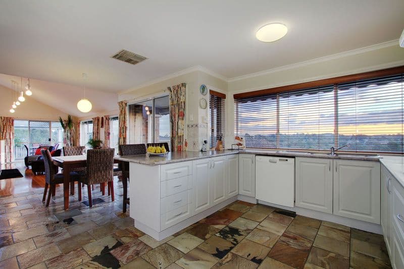 3 BENJAMIN Chase, MOOROOLBARK VIC 3138, Mooroolbark - Thumbnail 5