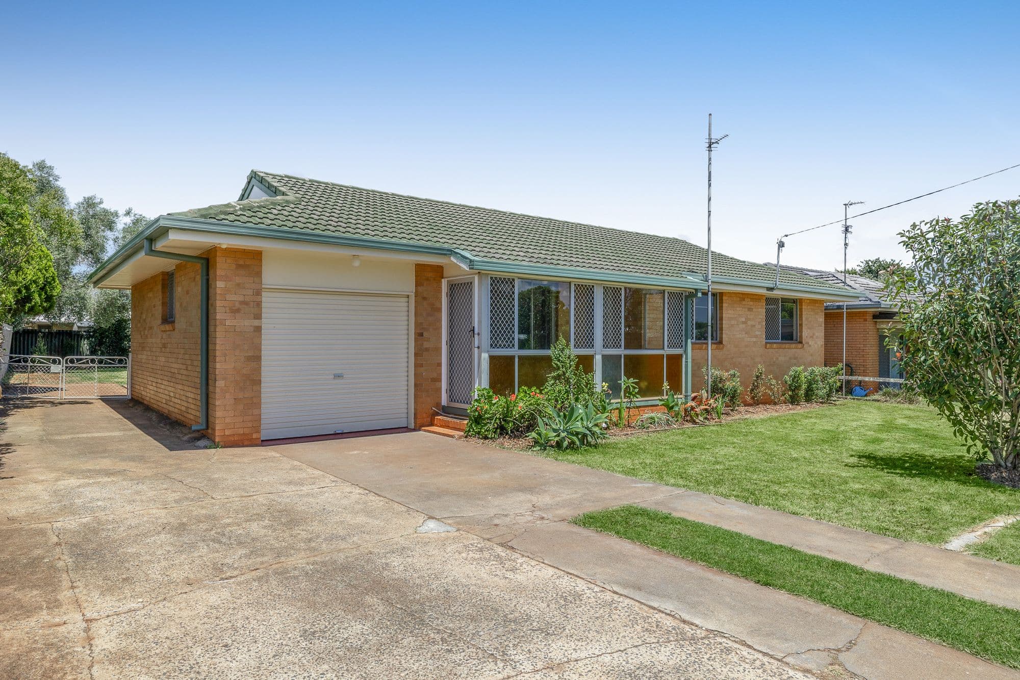482 Stenner Street, Darling Heights QLD 4350, Darling Heights - Thumbnail 2