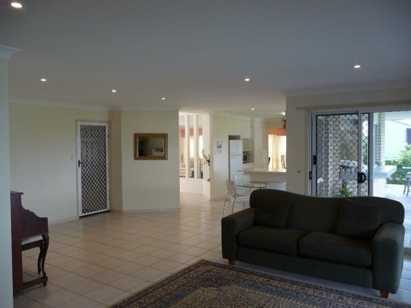 86 Tamworth Drive, HELENSVALE QLD 4212, Helensvale - Thumbnail 3