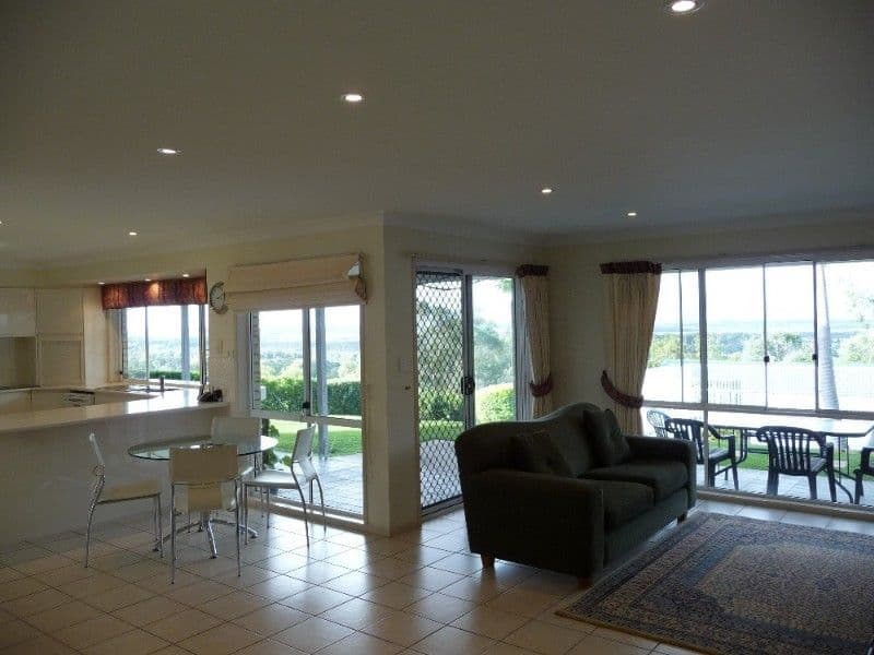 86 Tamworth Drive, HELENSVALE QLD 4212, Helensvale - Thumbnail 4