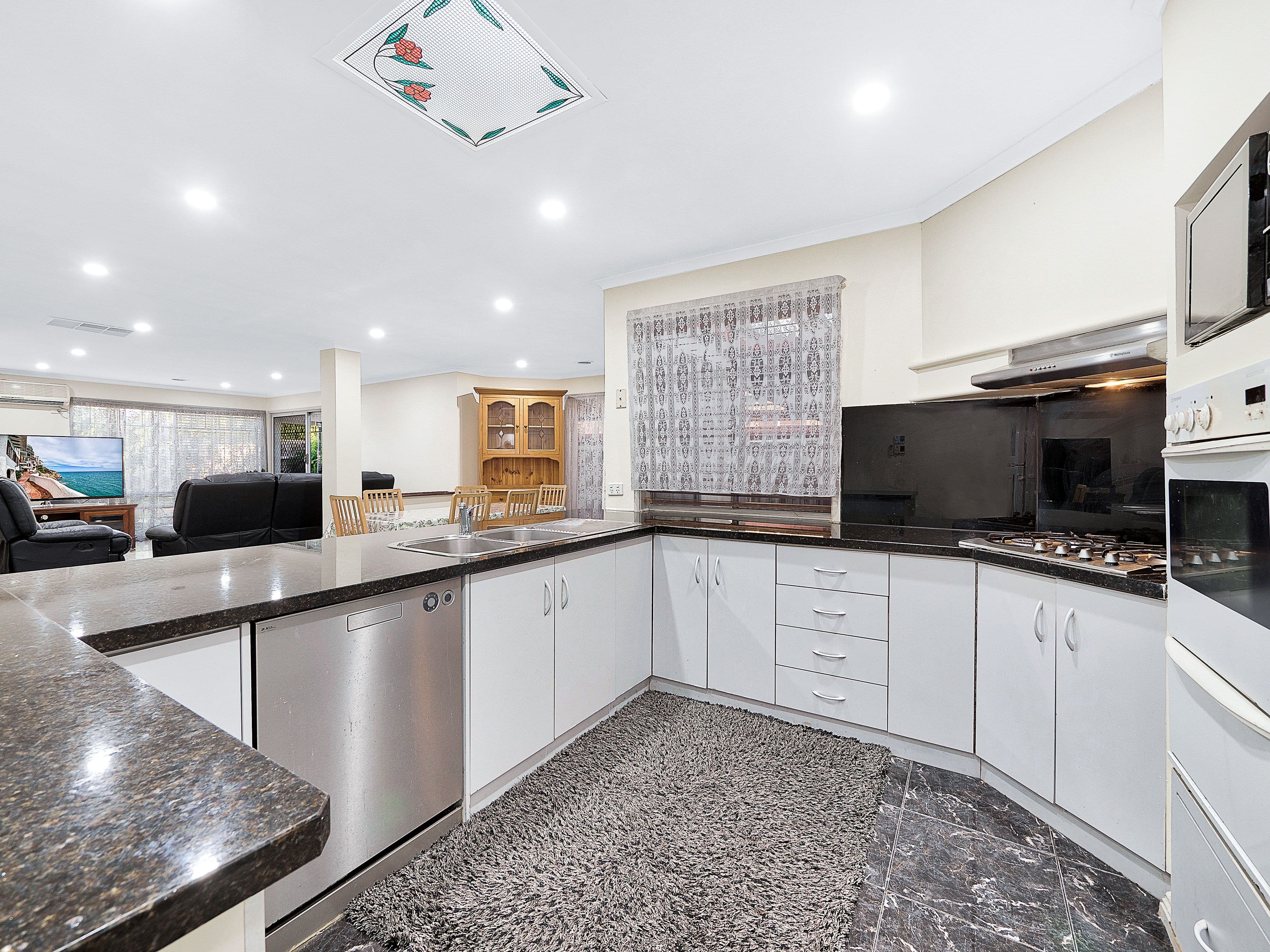24 Horsfield Street, Cranbourne North VIC 3977, Cranbourne North - Thumbnail 2
