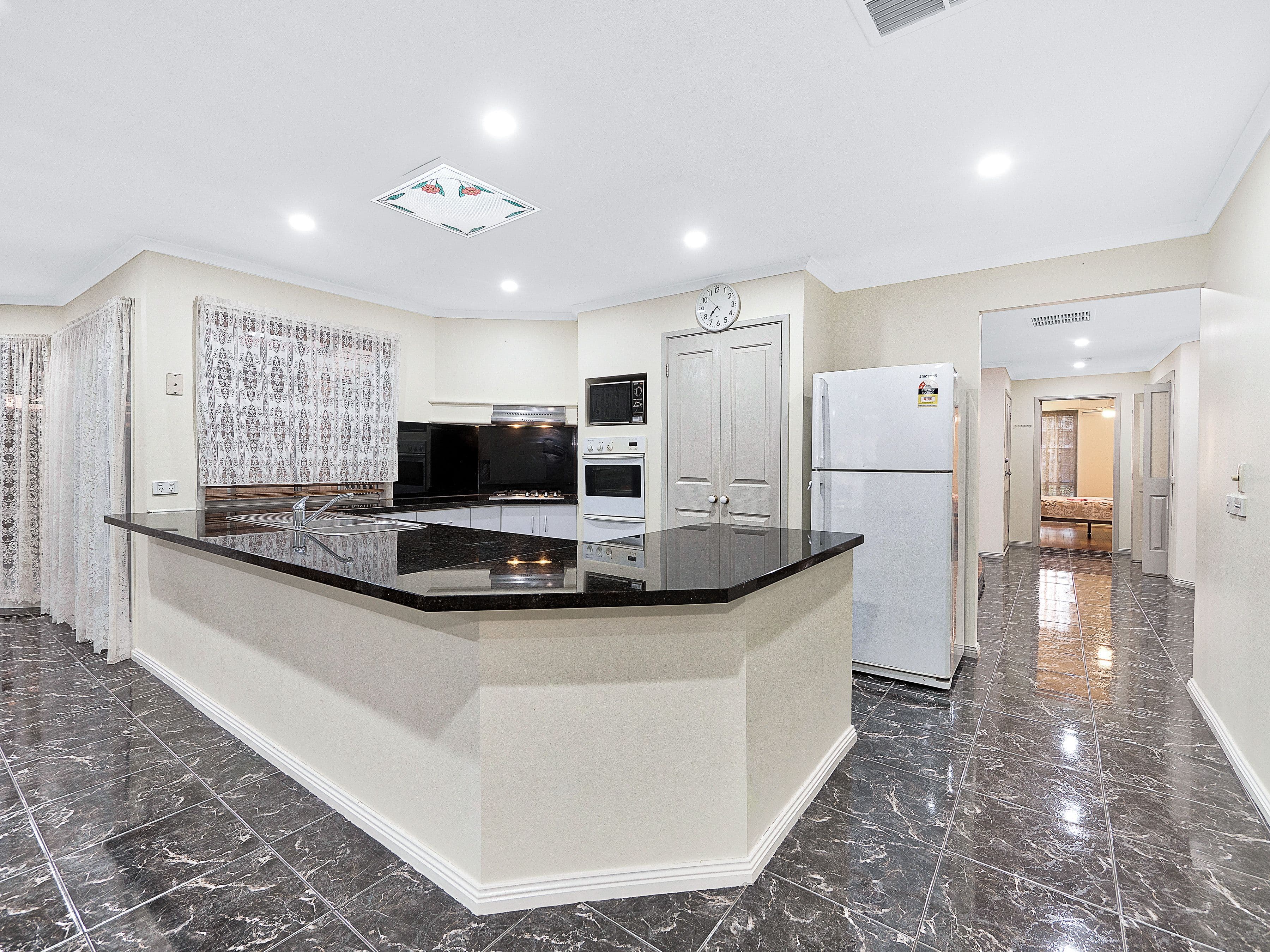 24 Horsfield Street, Cranbourne North VIC 3977, Cranbourne North - Thumbnail 3